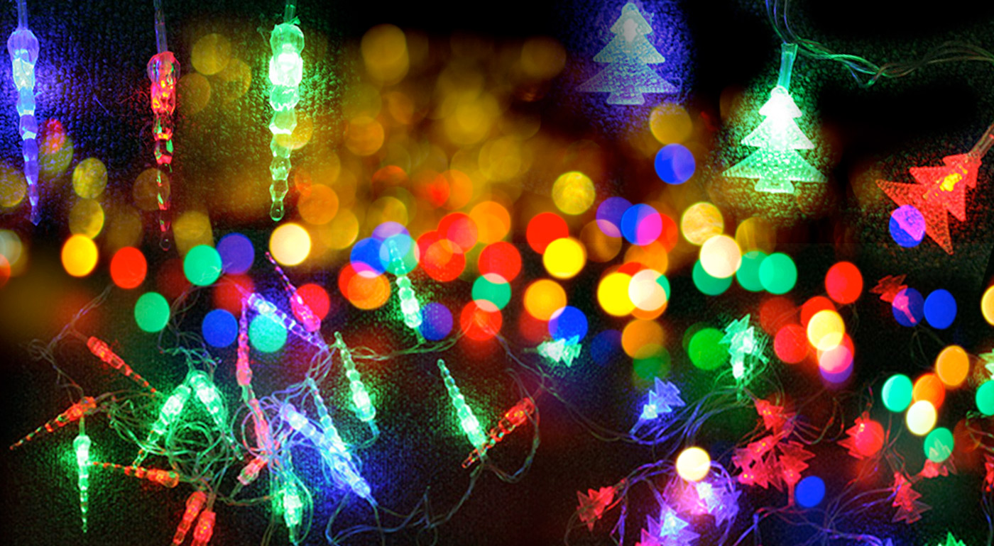 Vianočné LED svietiace reťaze v tvare stromčekov alebo cencúľov