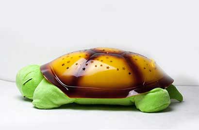 Svietiaca plyšová korytnačka - zelená