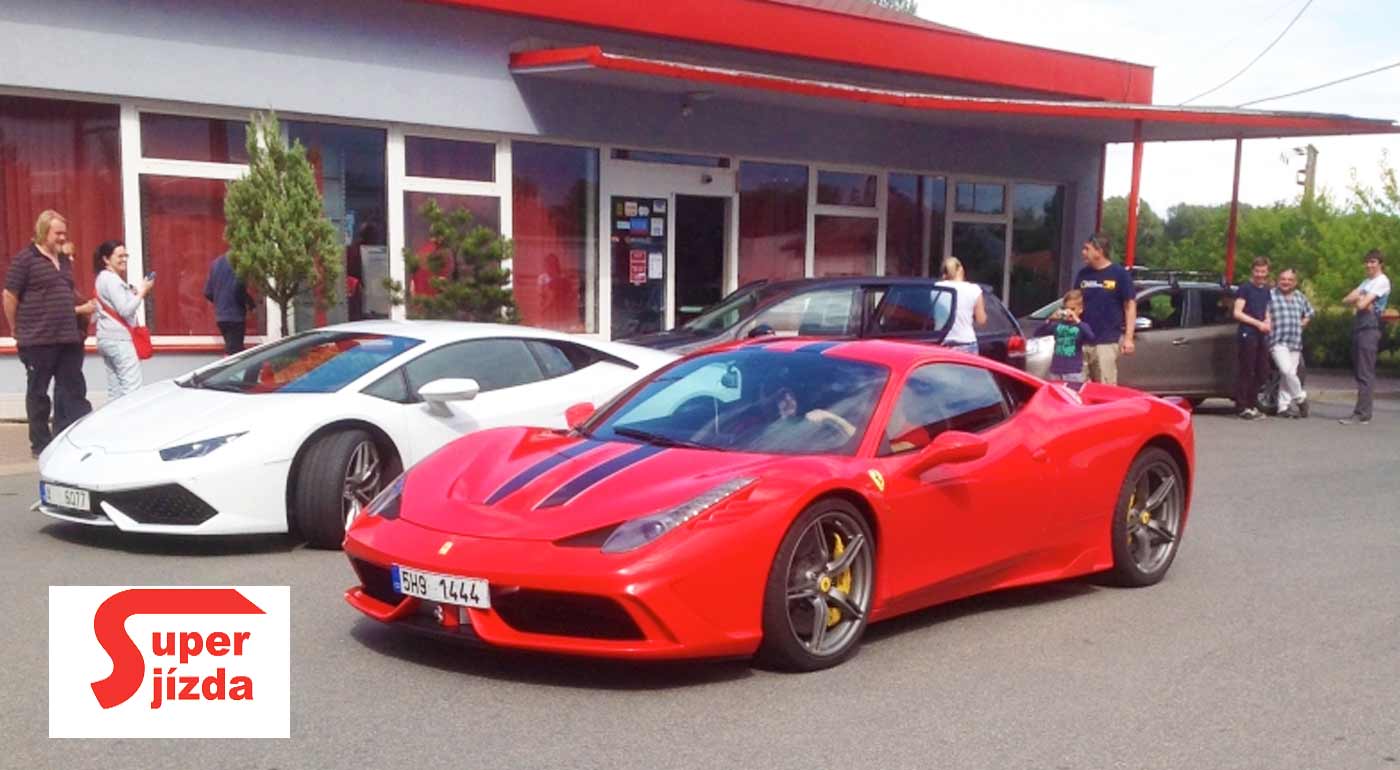 Zážitkové jazdy na nablýskaných žihadlách Ferrari a Lamborghini