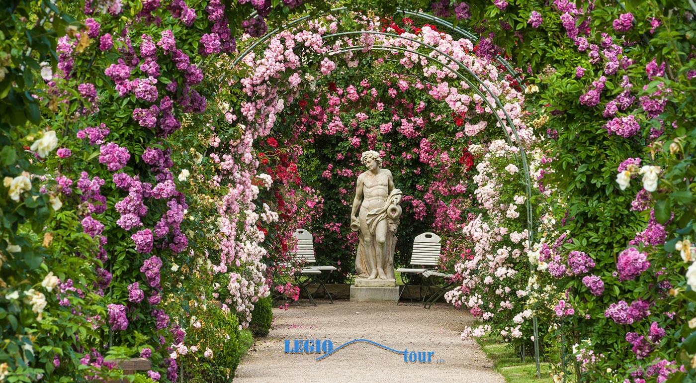 Park kláštora Heiligenkreuz a impozantný festival Dni ruží v rakúskom meste Baden na 1-dňovom zájazde