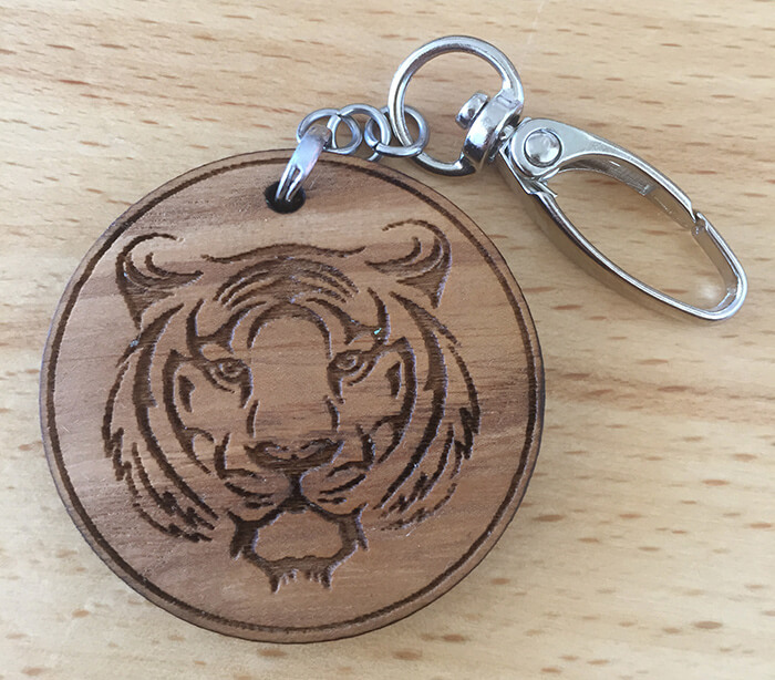 Drevený prívesok na kľúče - Tiger