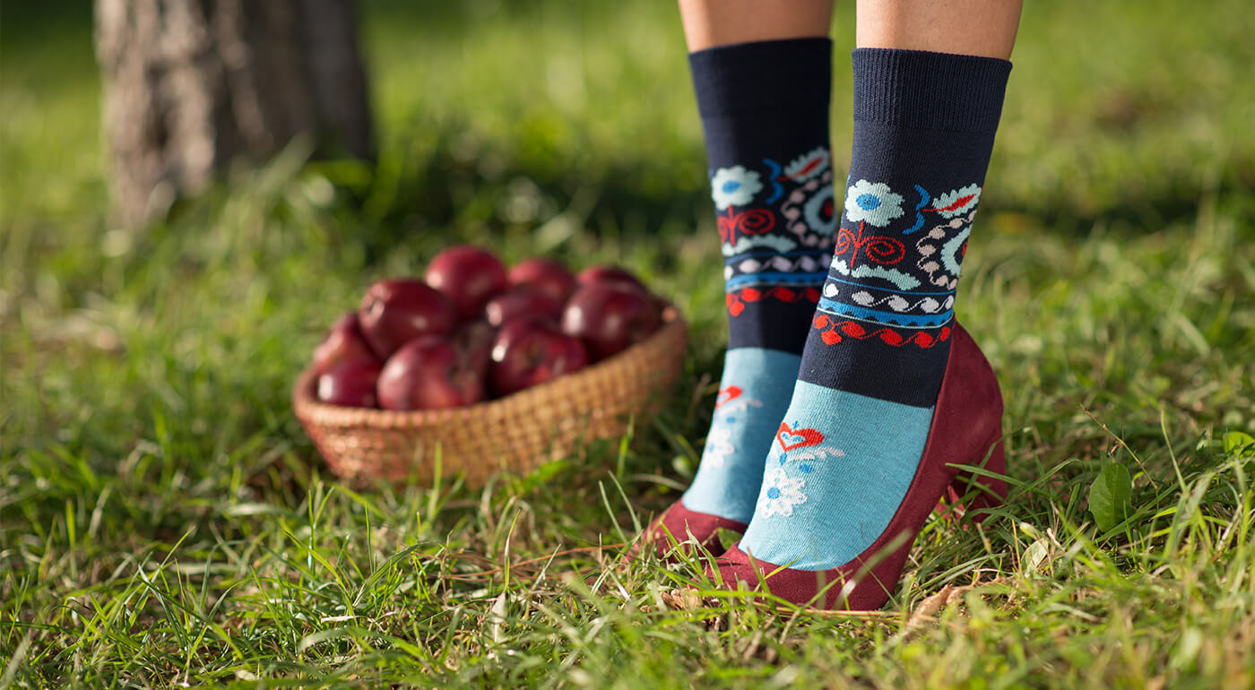 Folkové ponožky Crazy Step vyrobené na Slovensku - už aj nové dizajnové modely s mašľou