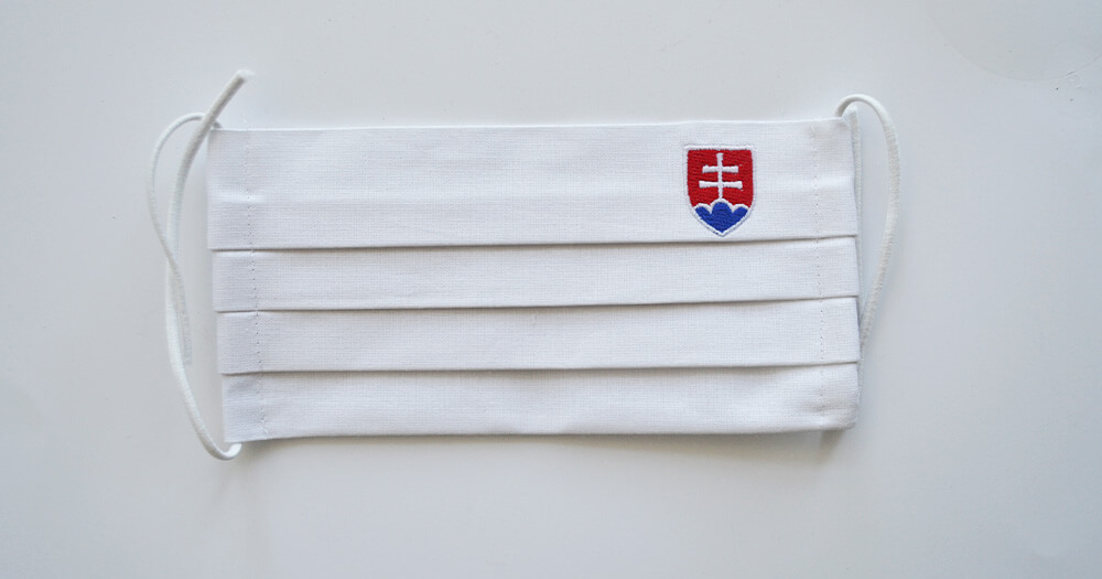 Rúško obdĺžnikové so slovenským znakom - biele