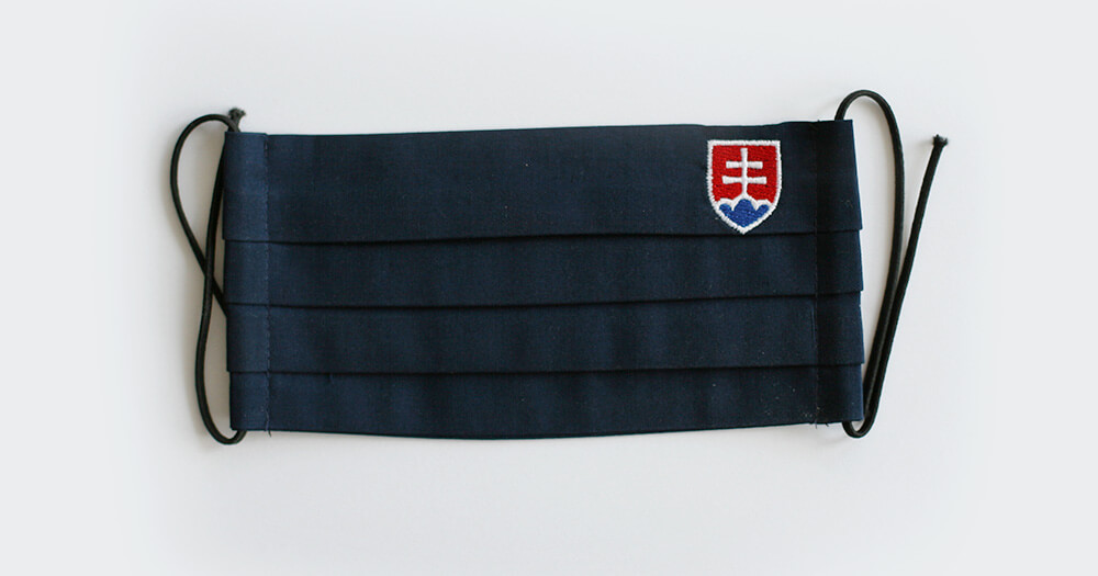 Rúško obdĺžnikové so slovenským znakom - tmavomodré