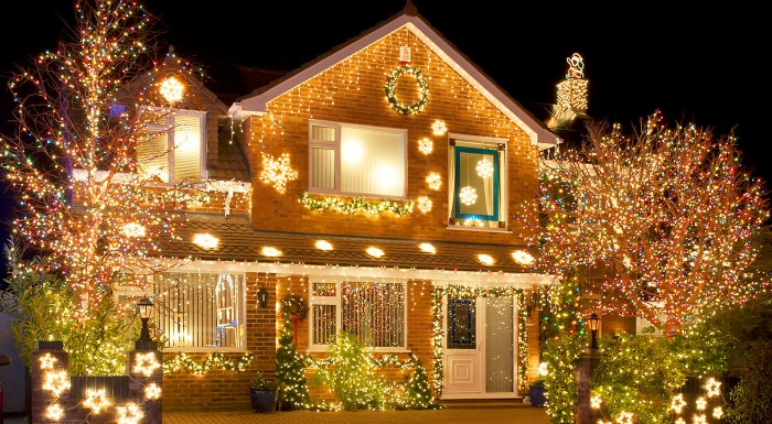 Vianočné LED osvetlenie domu + svetelné záclony