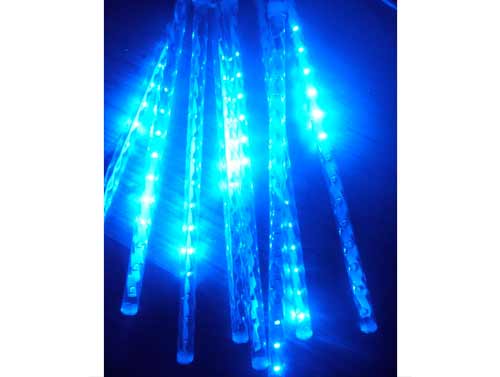 Dekoračné LED osvetlenie v tvare cencúľov - farba modrá (celková dĺžka 2,5m, dĺžka cencúľa 50cm, počet cencúľov 8)